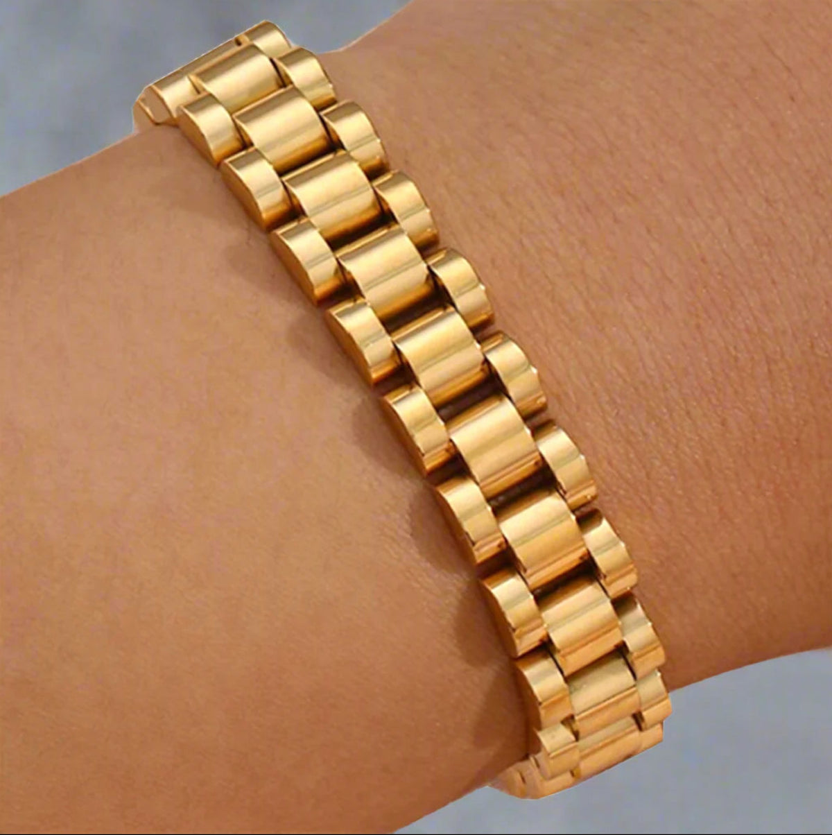 gold link bracelet
