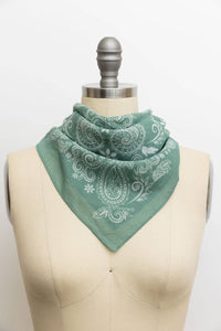 Classic Paisley Floral Bandana - Lightweight Cotton 🌼