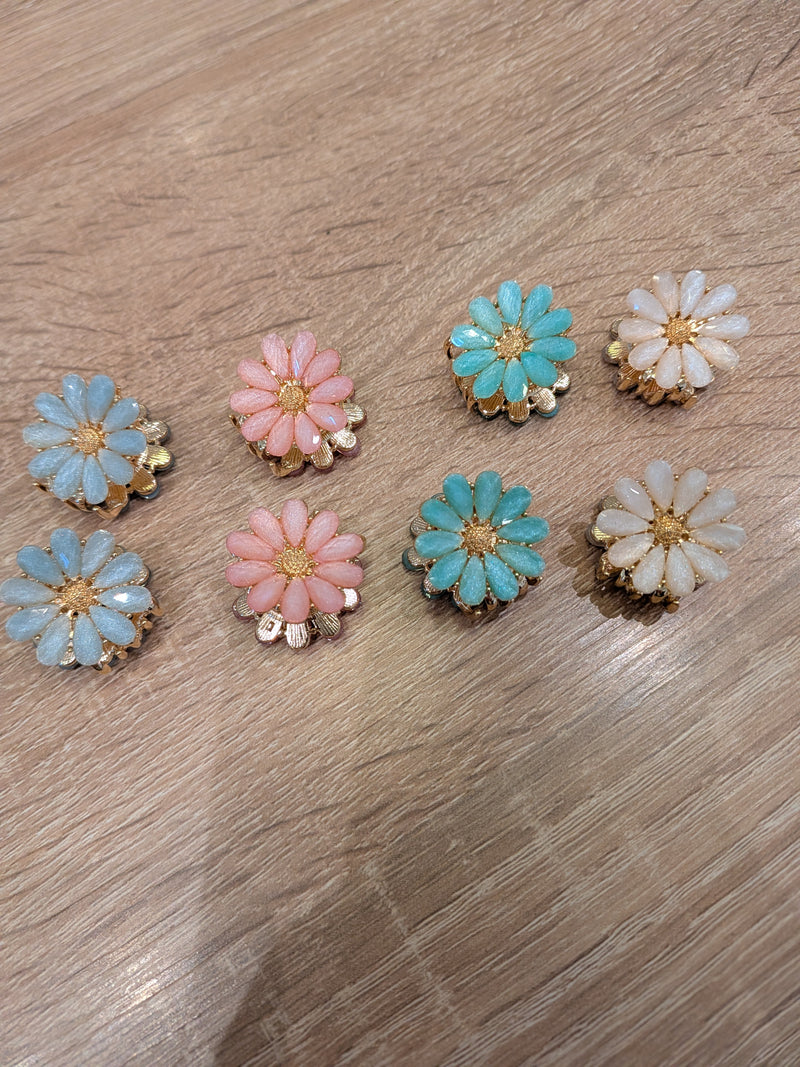 Mini Flower Claw Hair Clips