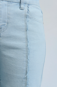 Frayed Seam Wide-Leg Denim Jeans – Light Wash
